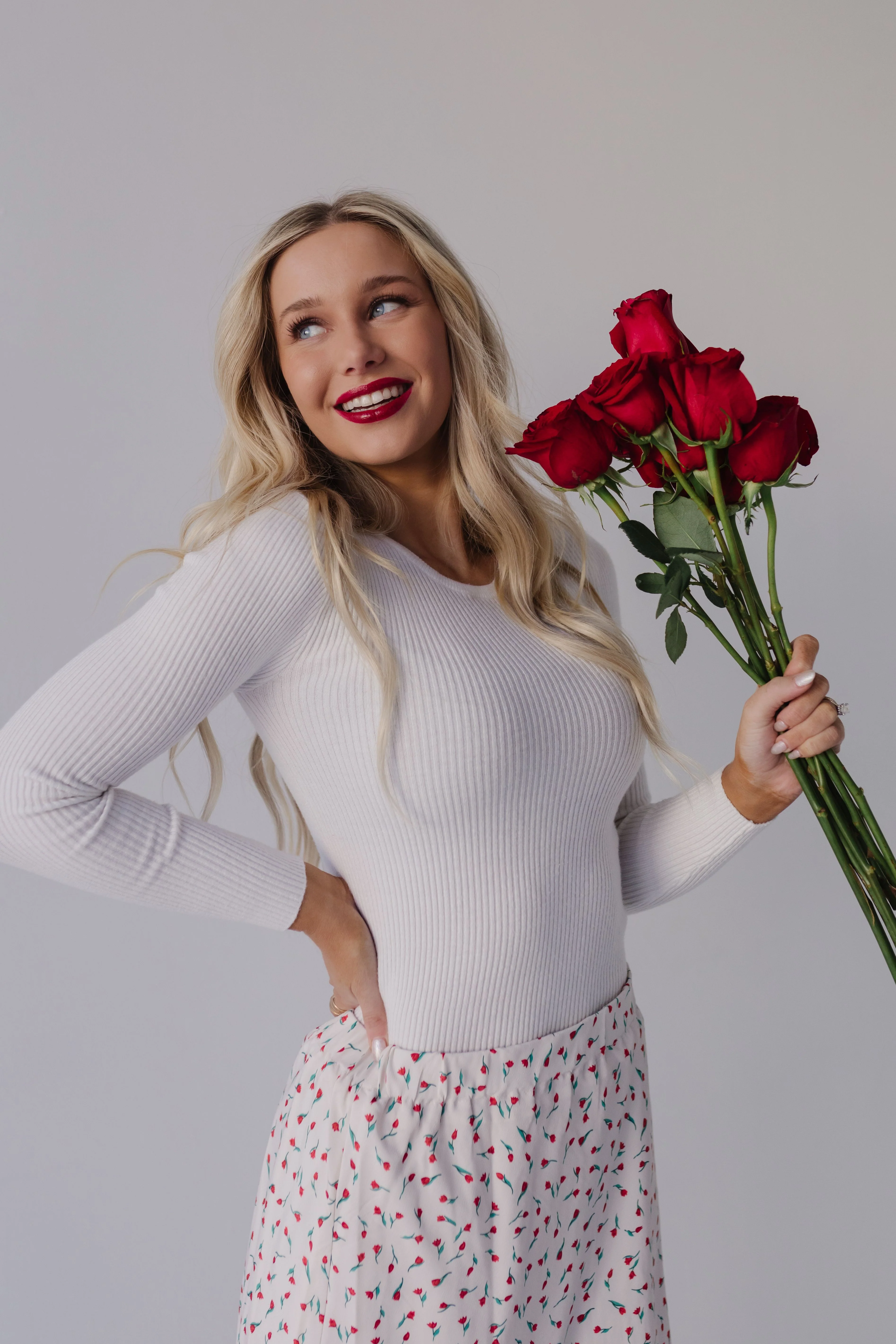 THE OPHIRA FLORAL MAXI PENCIL SKIRT IN OFF WHITE - Image 7