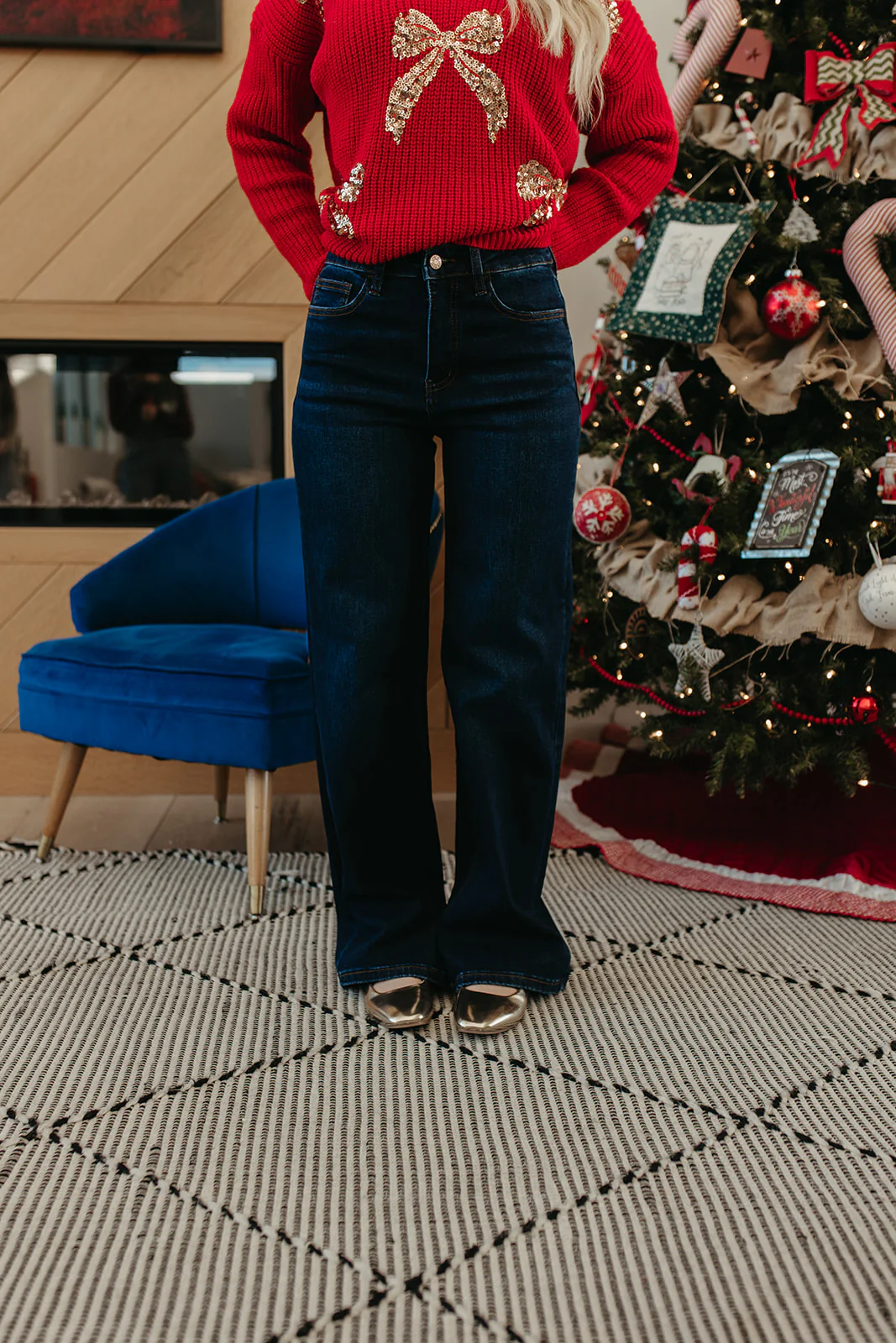 THE PAMELA VINTAGE LOOSE CUT JEANS IN DARK DENIM - Image 2