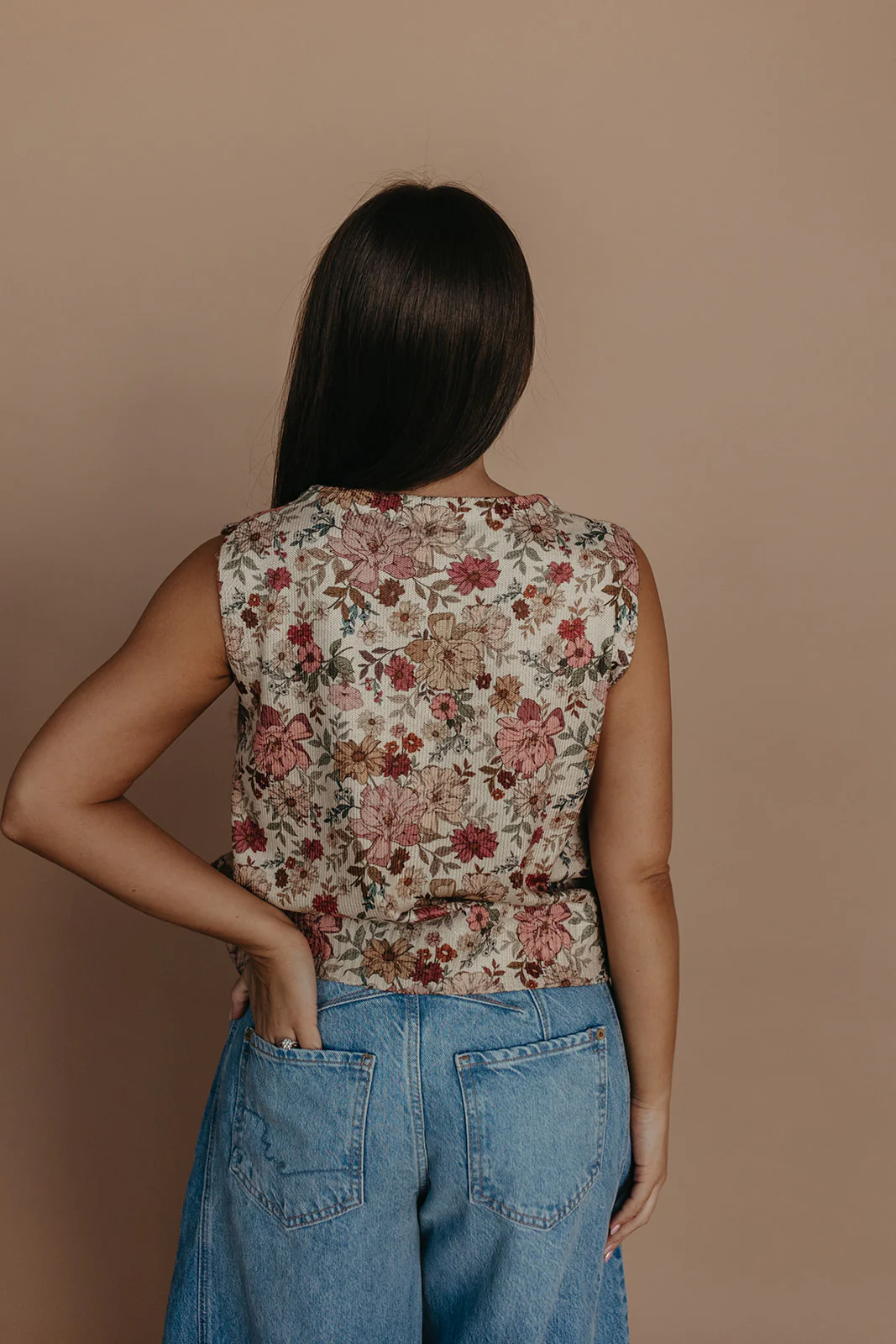 THE POSIE VINTAGE FLORAL VEST TOP IN ROSE - Image 5