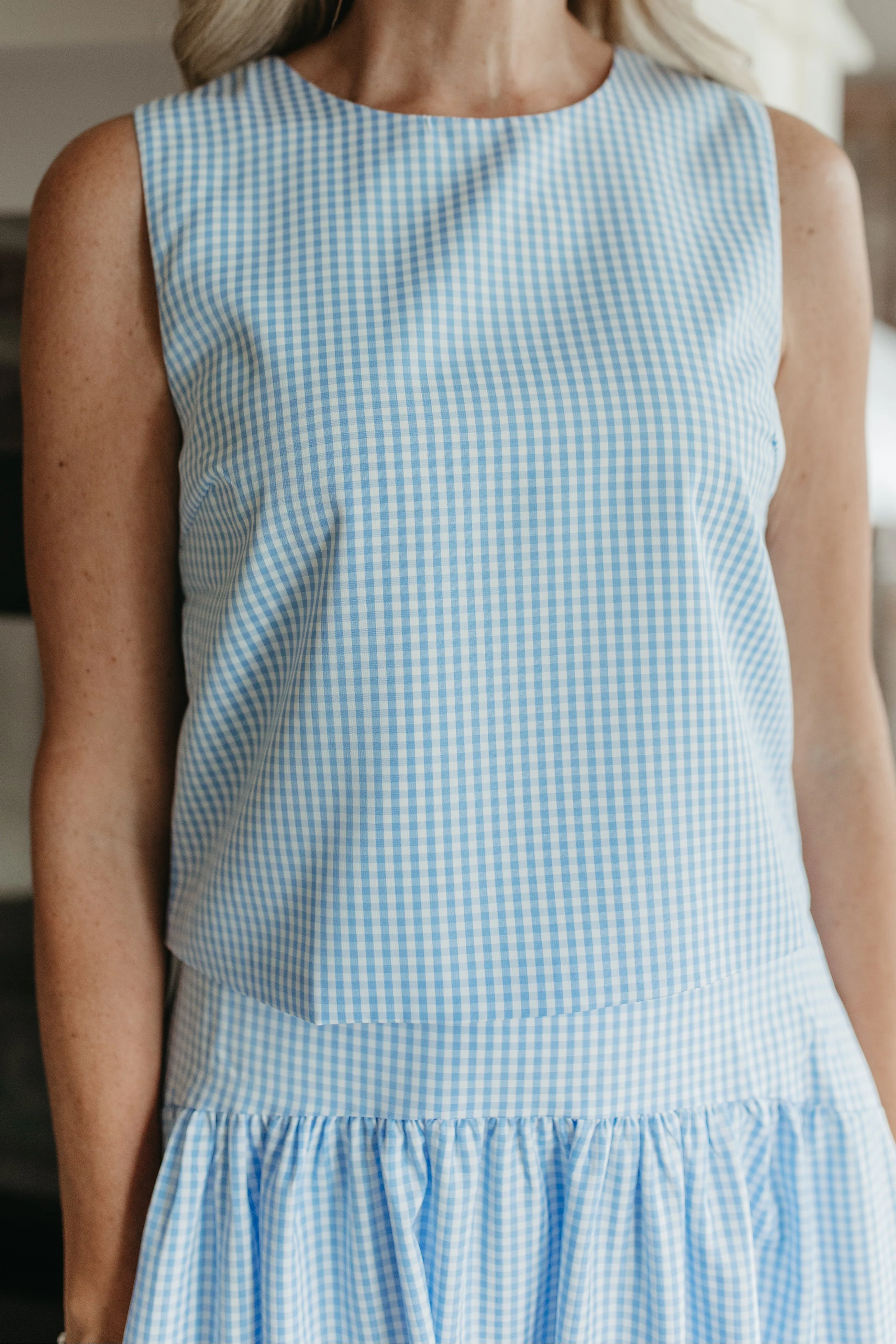THE PRESLEY GINGHAM TOP IN OCEAN BLUE - Image 5