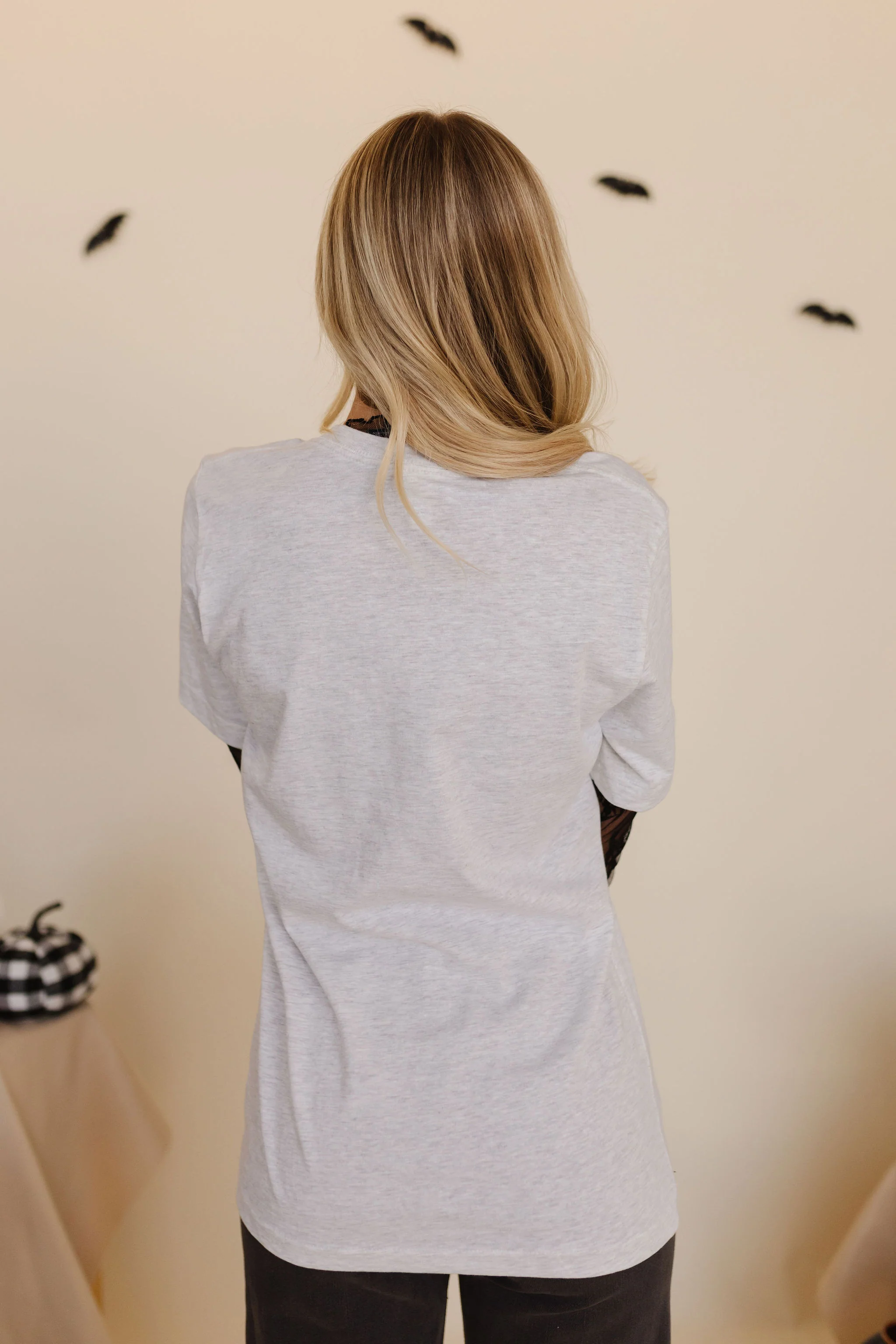THE PUMPKIN COFFEE TEE IN ASH - Image 6