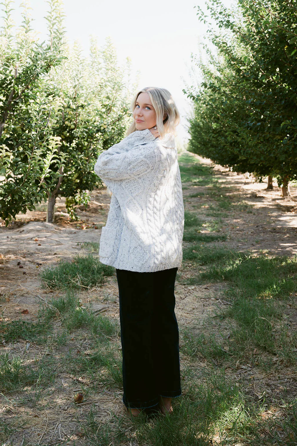 THE RACHEL OVERSIZED CARDIGAN IN GREY - Image 5