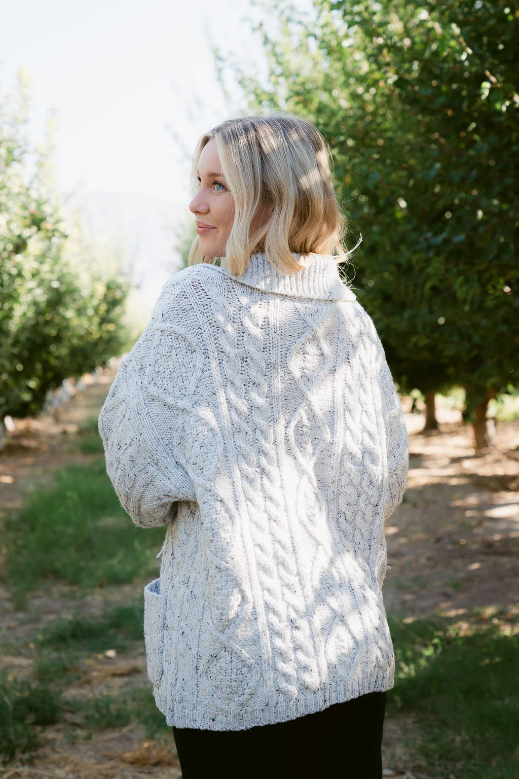THE RACHEL OVERSIZED CARDIGAN IN GREY - Image 7