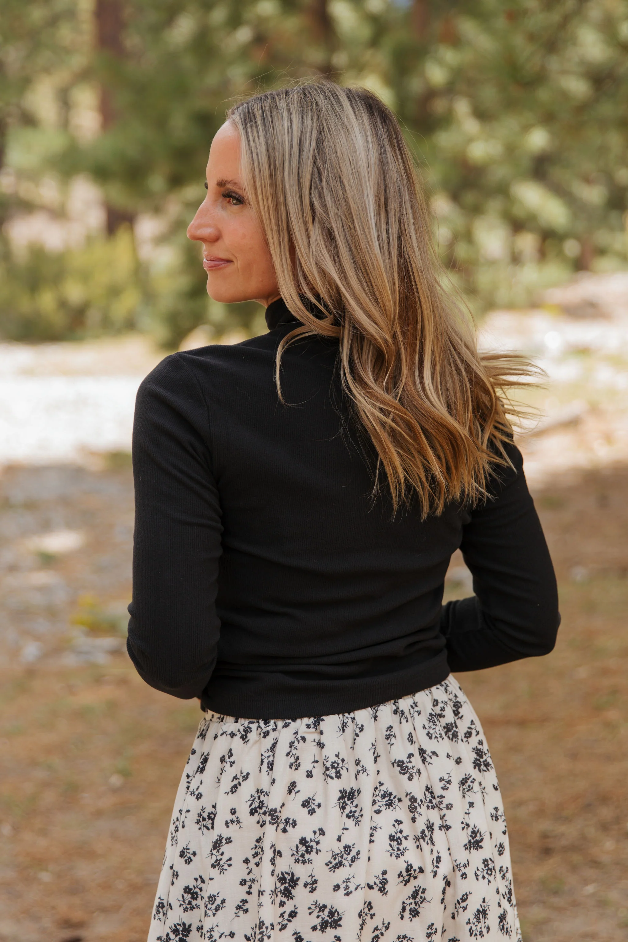 THE RICKIE RUCHED TURTLE NECK IN BLACK - Image 3