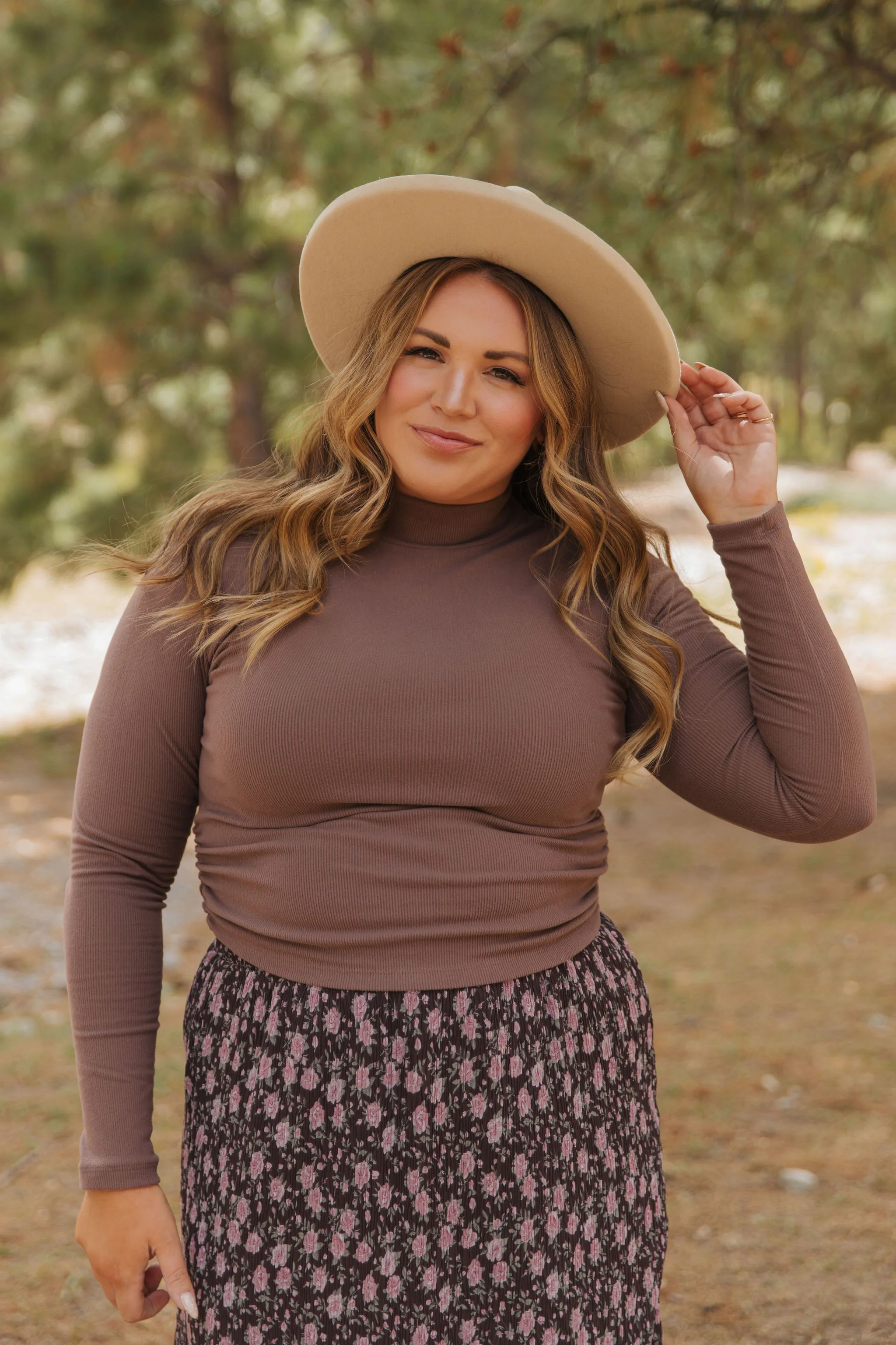 THE RICKIE RUCHED TURTLE NECK IN BROWN - Image 2