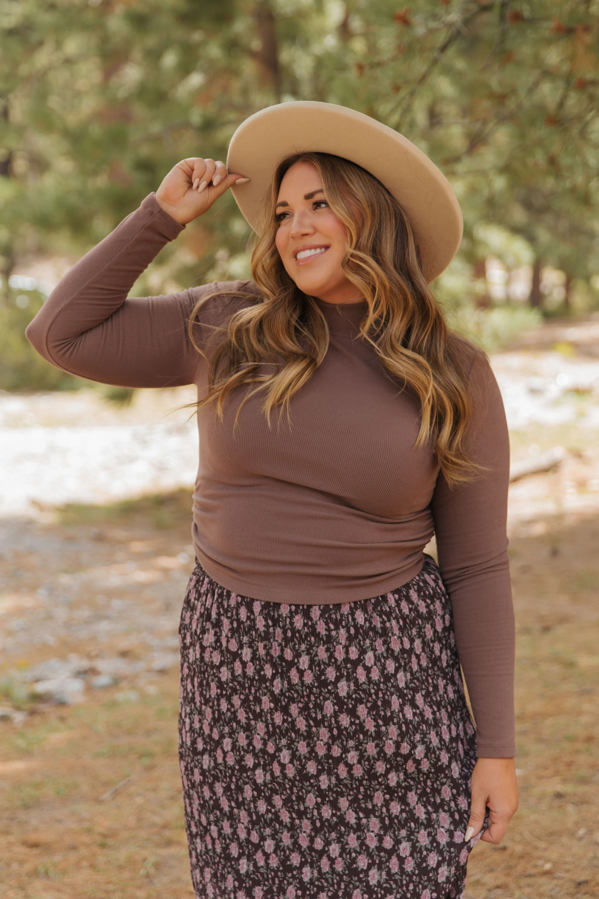 THE RICKIE RUCHED TURTLE NECK IN BROWN - Image 6