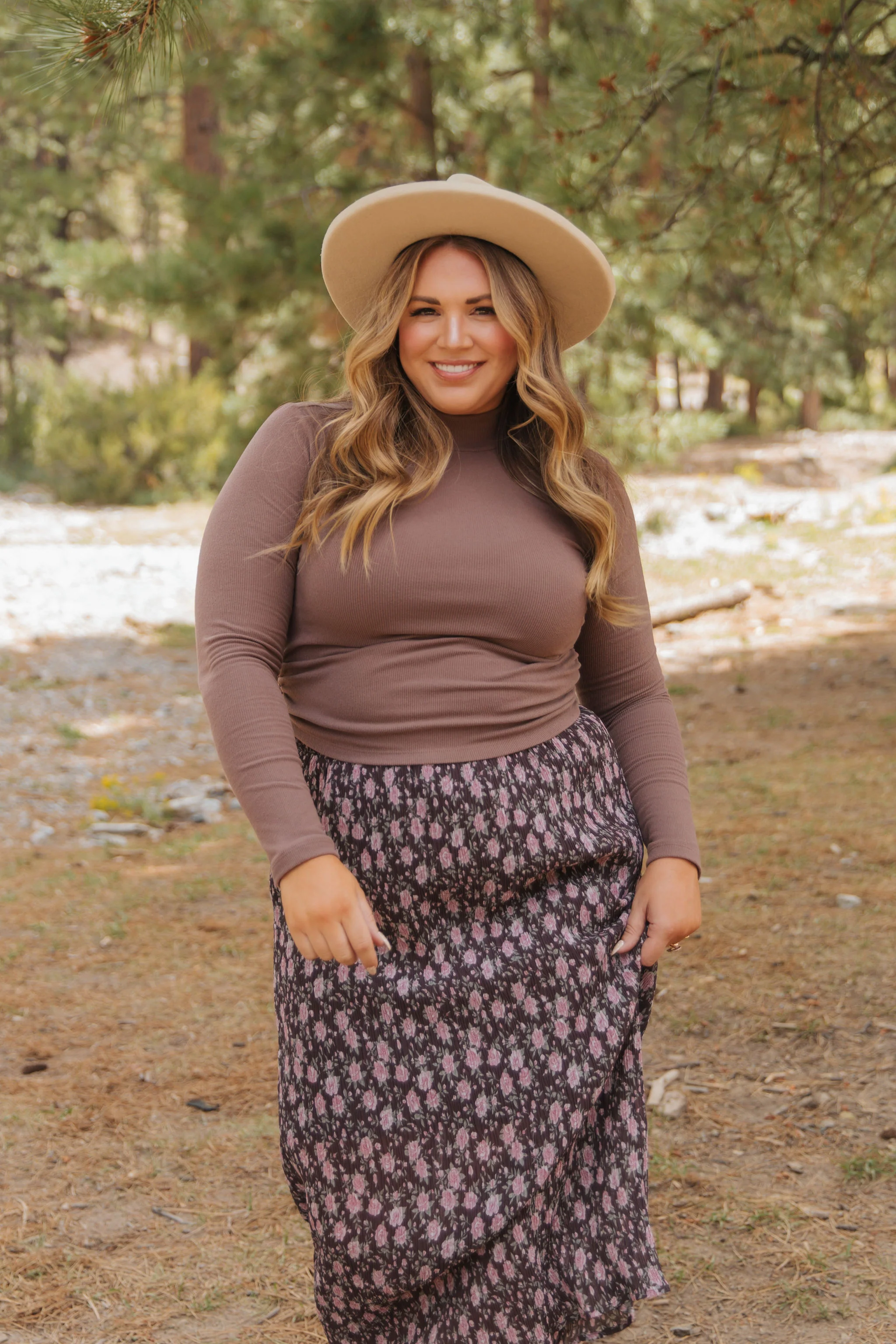 THE RICKIE RUCHED TURTLE NECK IN BROWN - Image 7