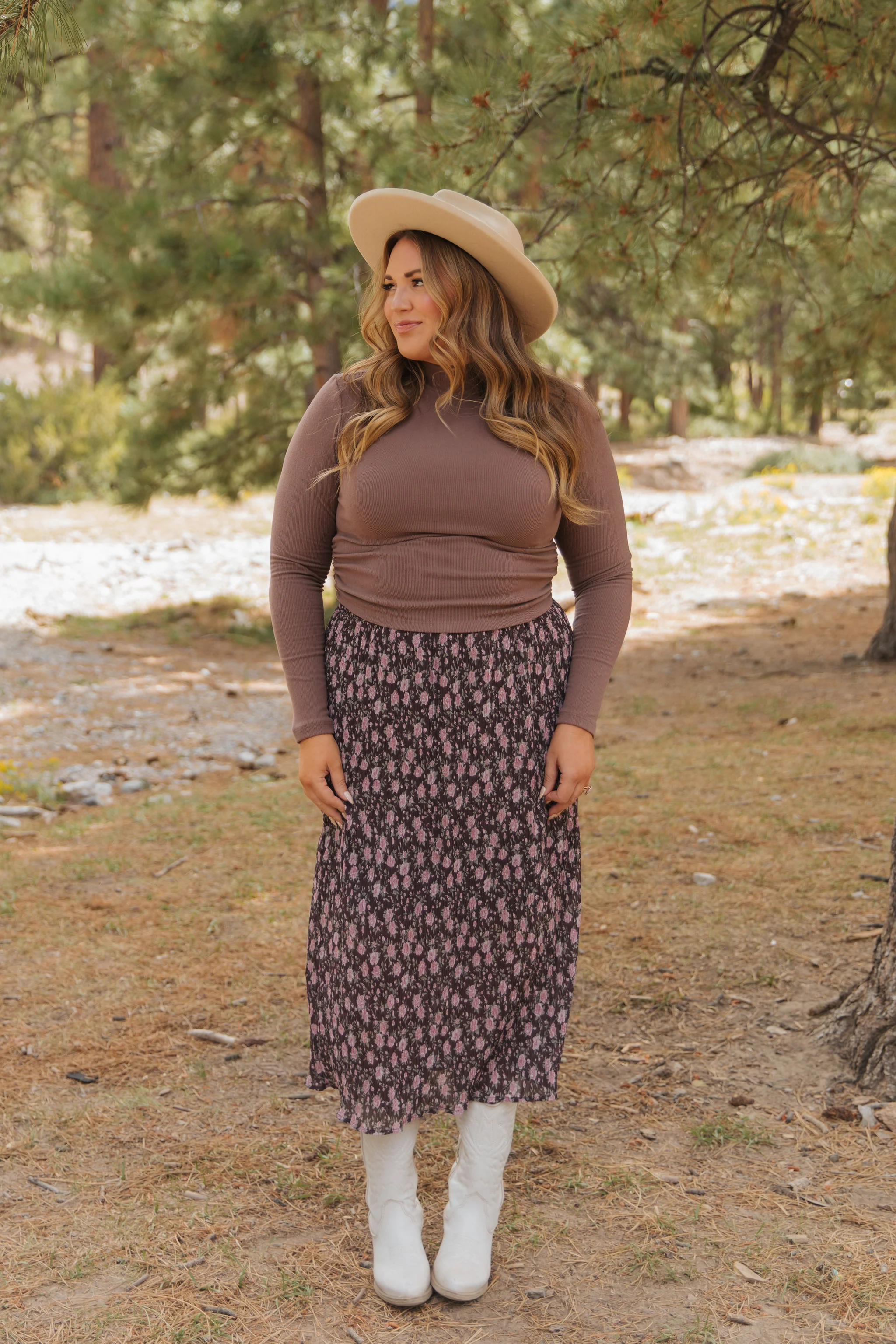 THE RICKIE RUCHED TURTLE NECK IN BROWN - Image 8