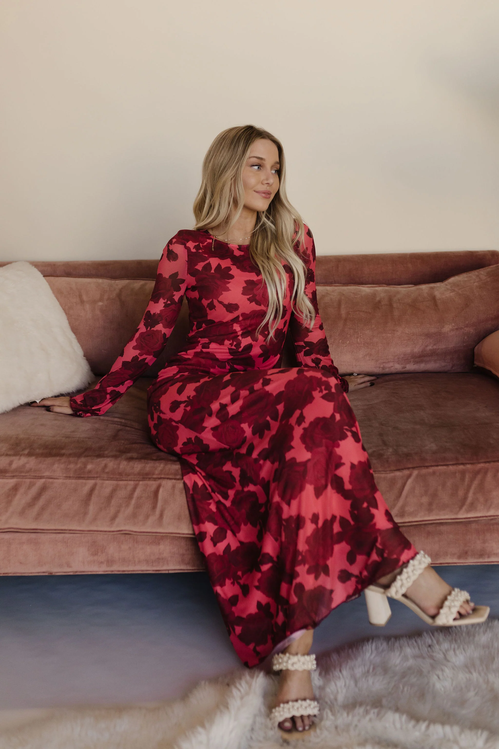 THE ROSALINA FLORAL PRINT MAXI DRESS IN RED - Image 2