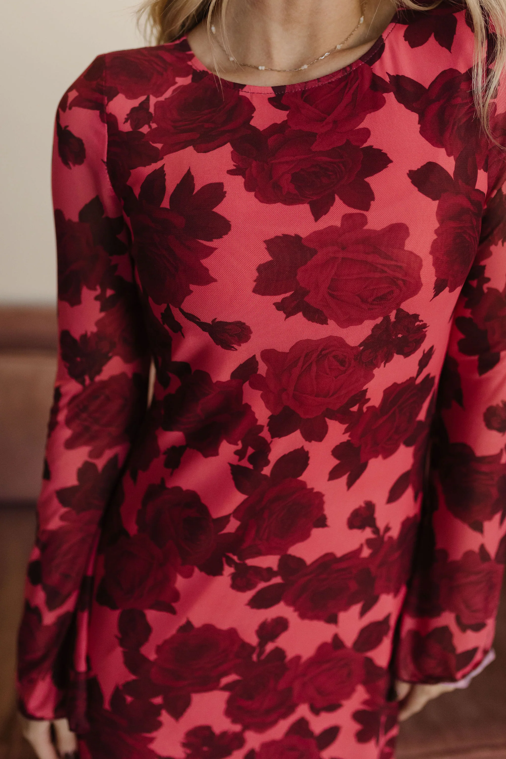 THE ROSALINA FLORAL PRINT MAXI DRESS IN RED - Image 3
