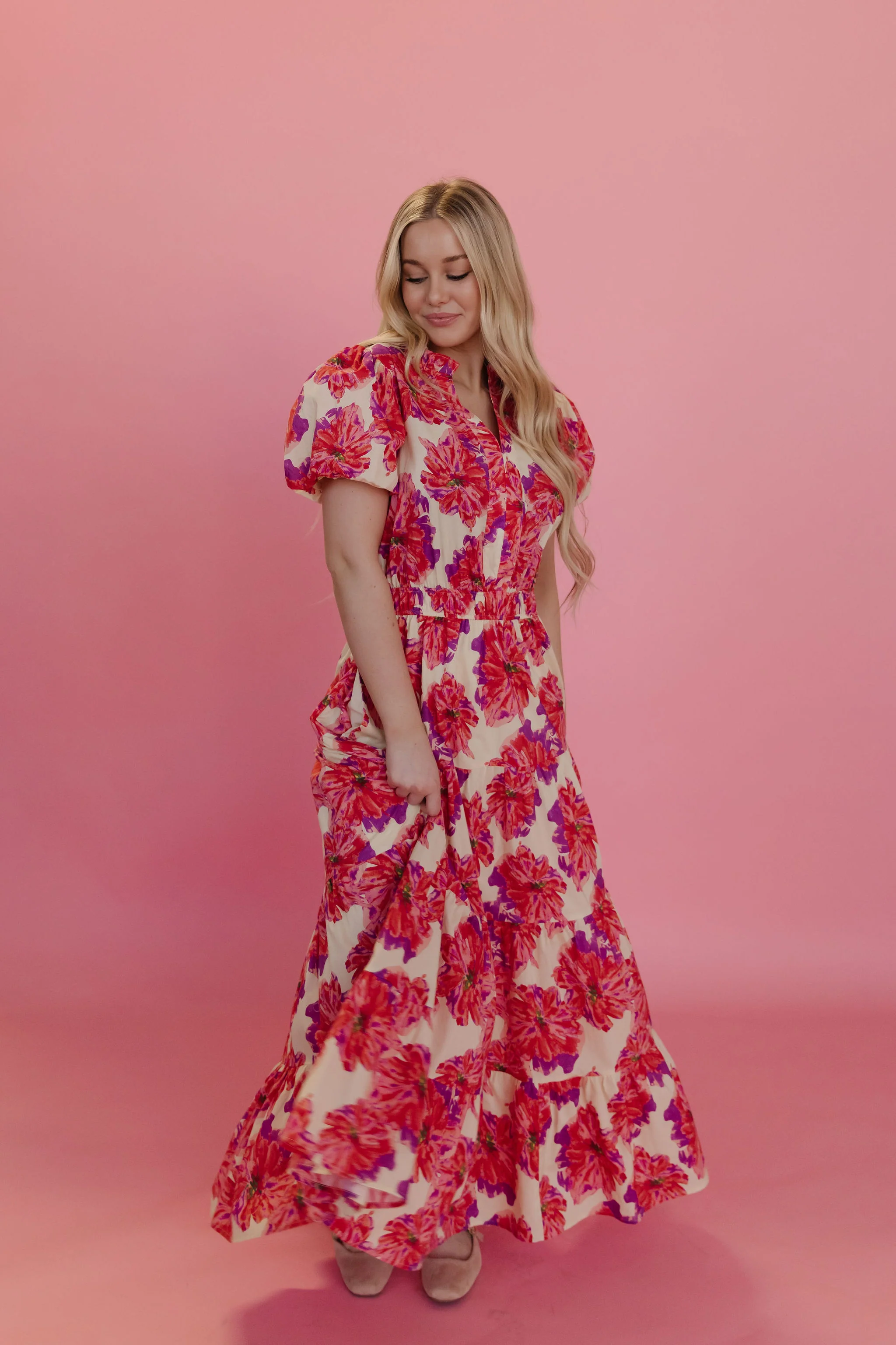 THE ROSALYNN FLORAL TIERED DRESS IN PINK - Image 4