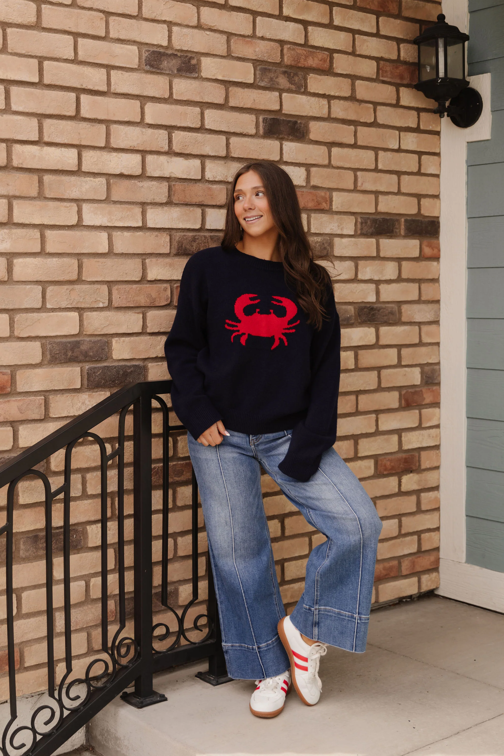 THE SALTY CRAB SWEATER IN NAVY - Image 4