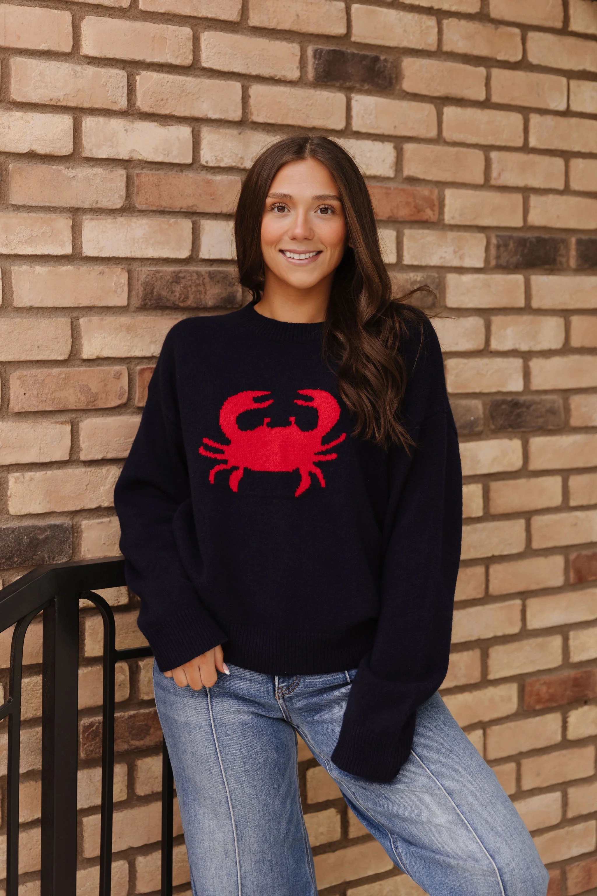 THE SALTY CRAB SWEATER IN NAVY - Image 6