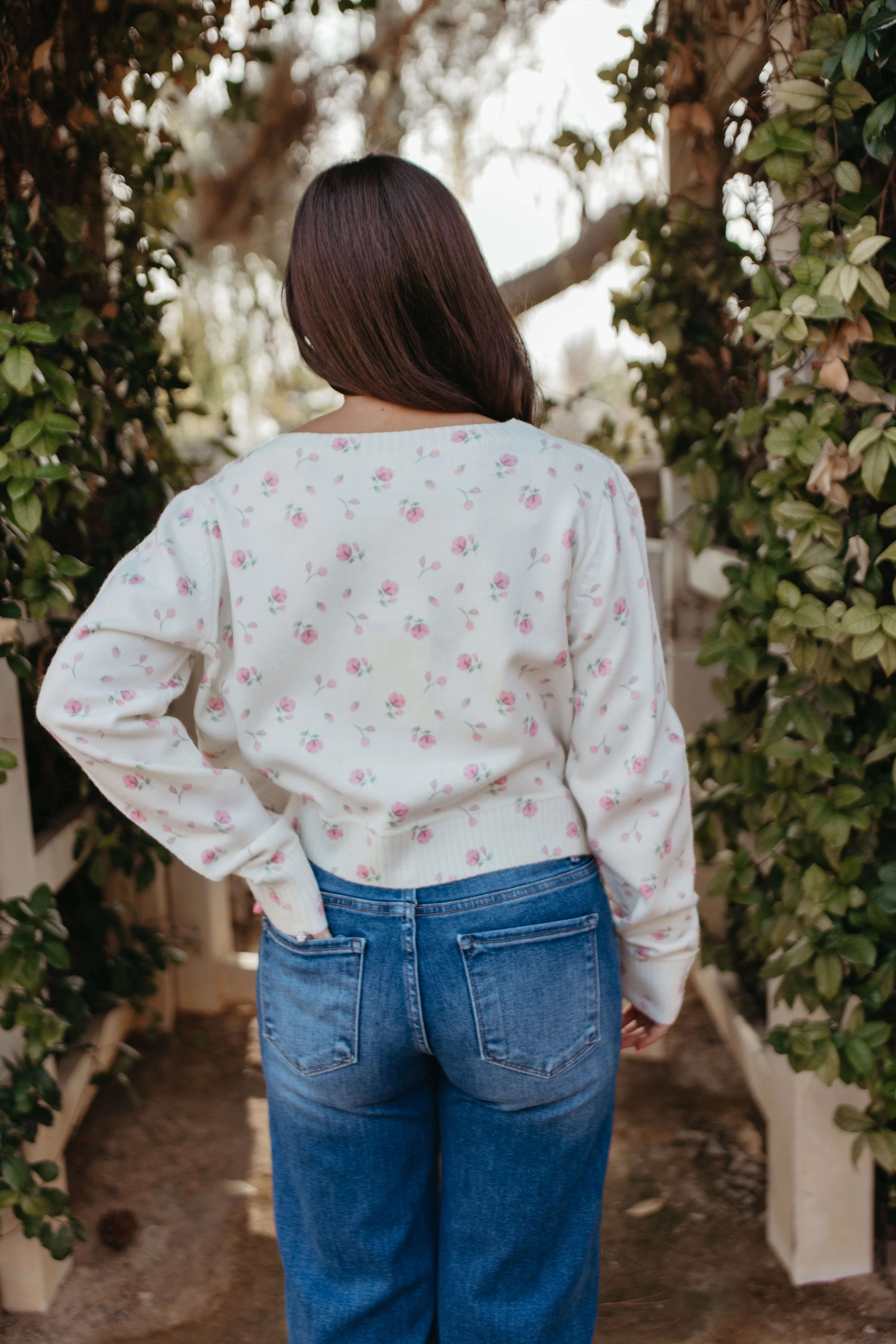 THE SARIAH FLORAL PRINT CARDIGAN SWEATER IN BLUSH - Image 7