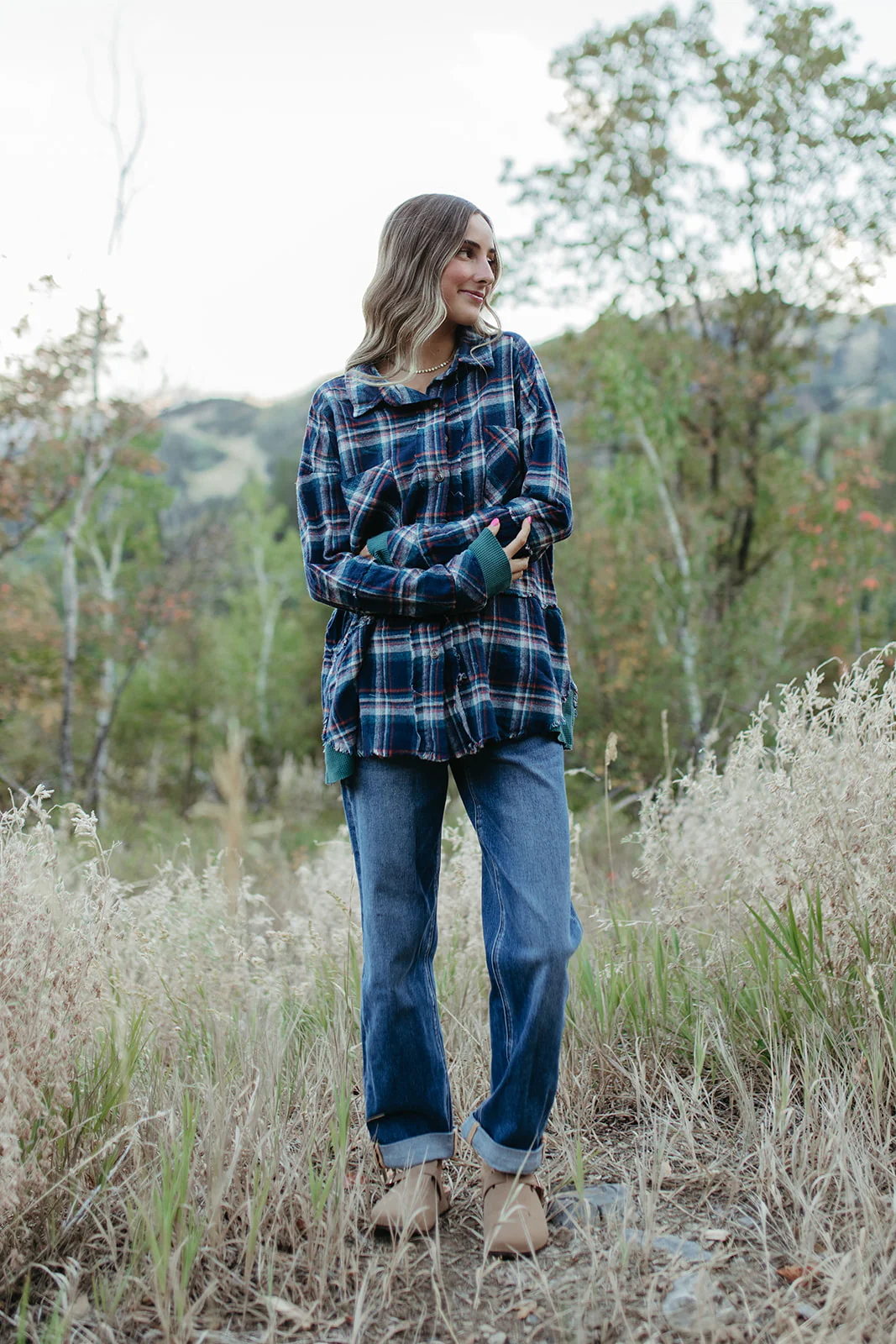 THE SHAY MIDRISE BOYFRIEND JEANS IN DARK WASH - Image 5