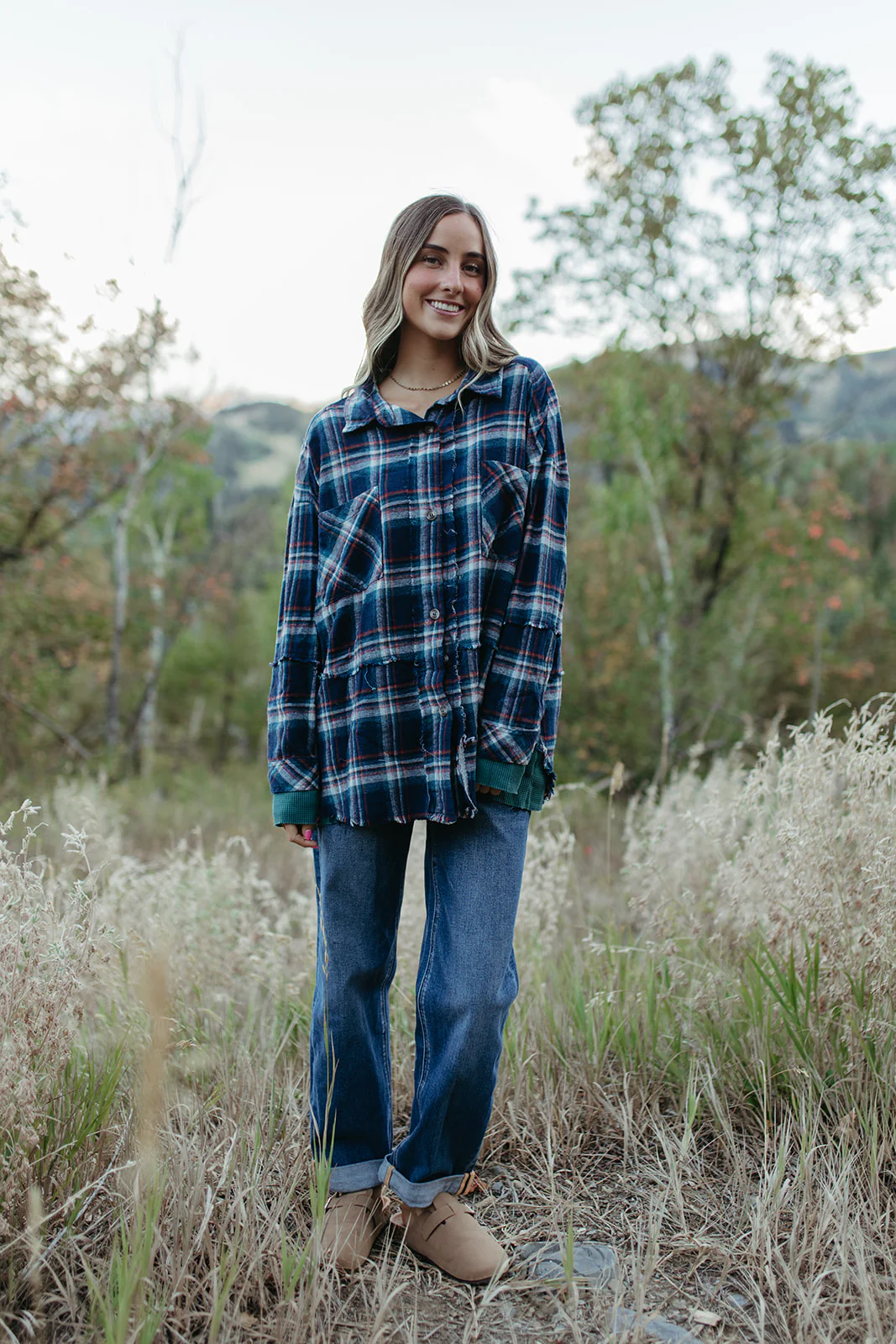 THE SHAY MIDRISE BOYFRIEND JEANS IN DARK WASH - Image 7