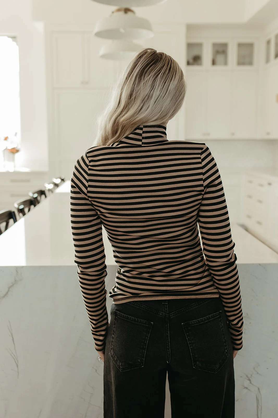THE SHAYLA LONG SLEEVE TOP IN TAUPE - Image 5