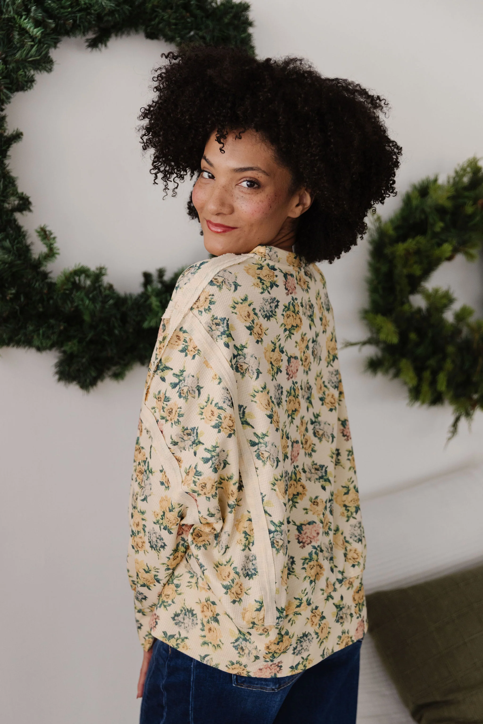 THE SHILANE WAFFLE FLORAL TOP IN CREAM - Image 5