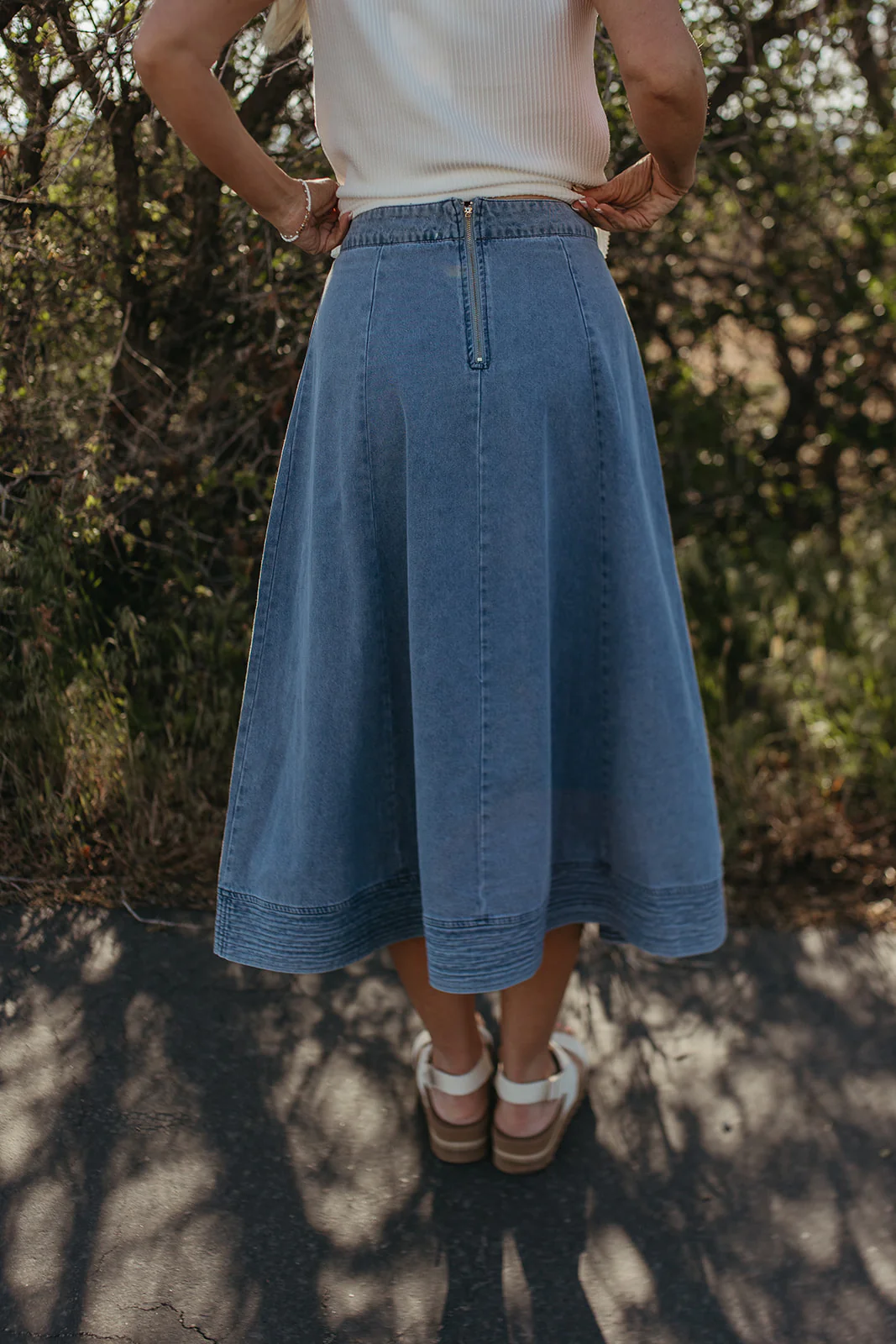 THE SIENNA DENIM MIDI SKIRT - Image 5