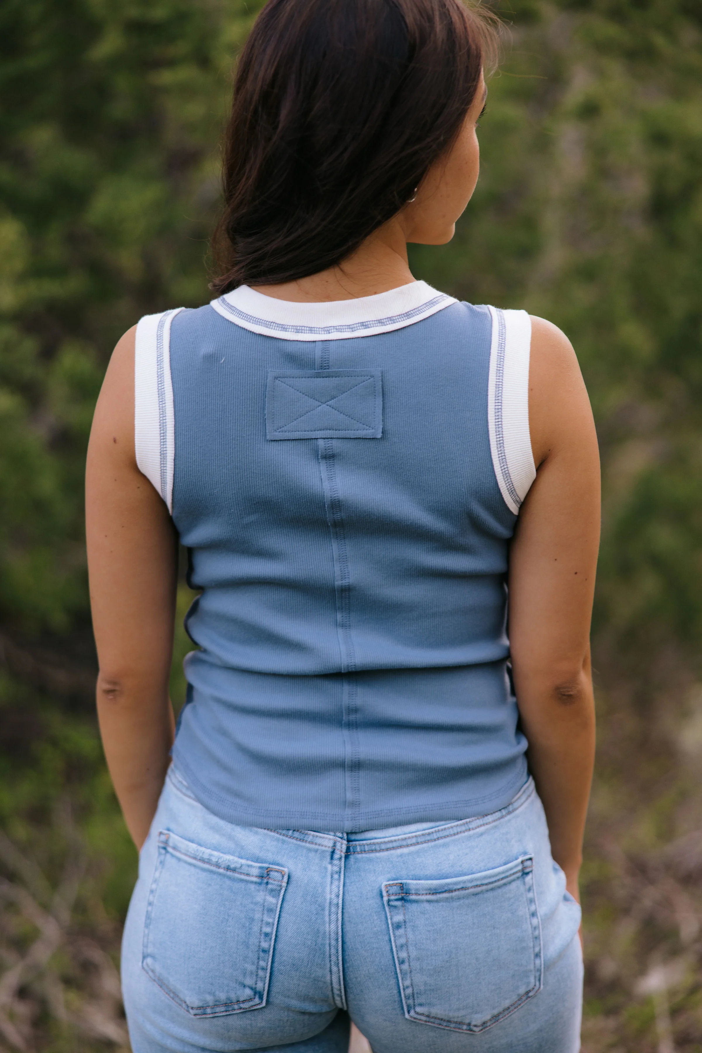 THE SLOANE CONTRAST TRIM TANK IN BLUE - Image 4