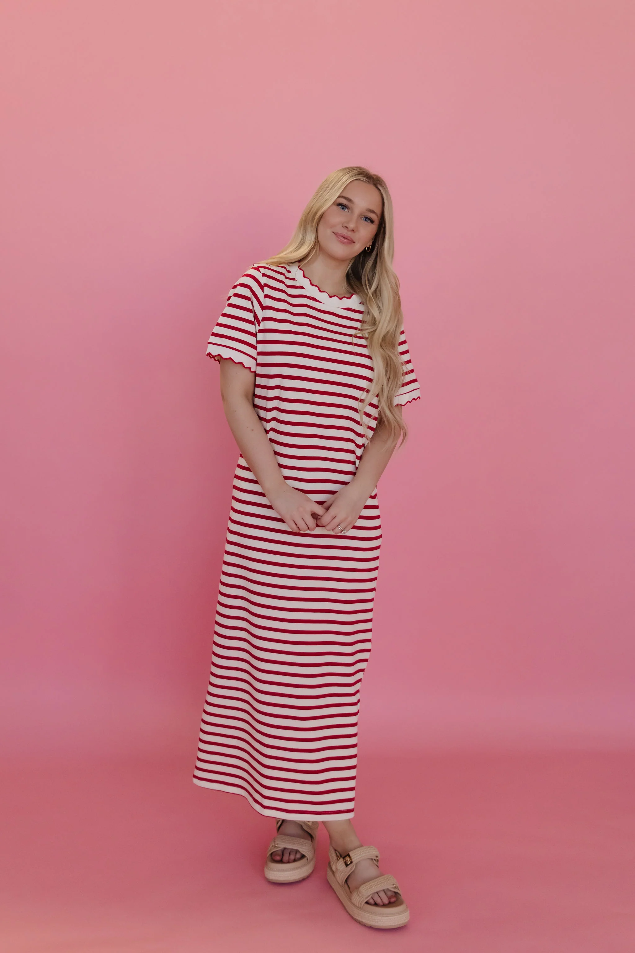 THE SUSIE SCALLOP EDGE MIDI DRESS IN RED - Image 3