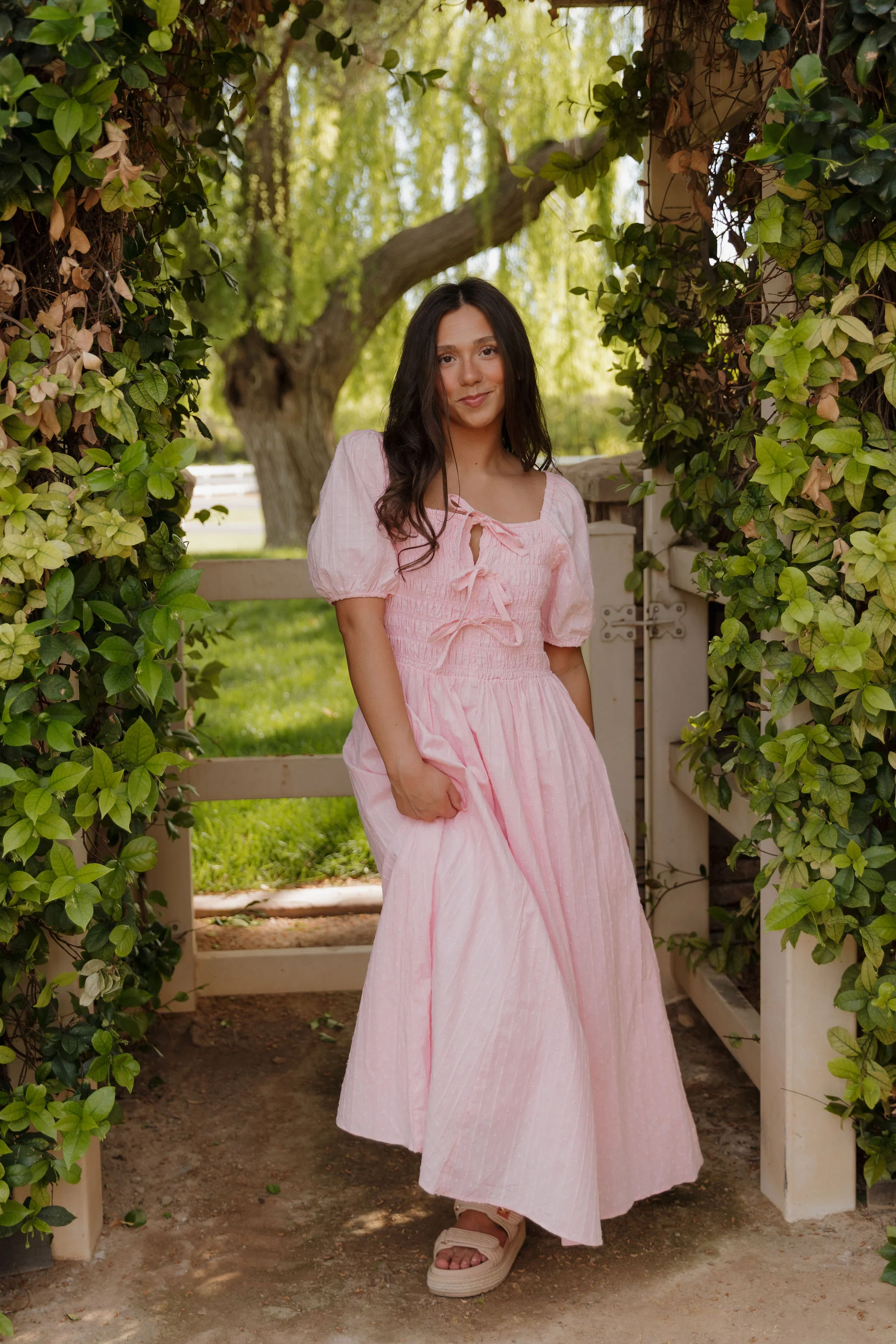 THE SUZANNAH BOW DETAIL DRESS IN PINK - Image 3