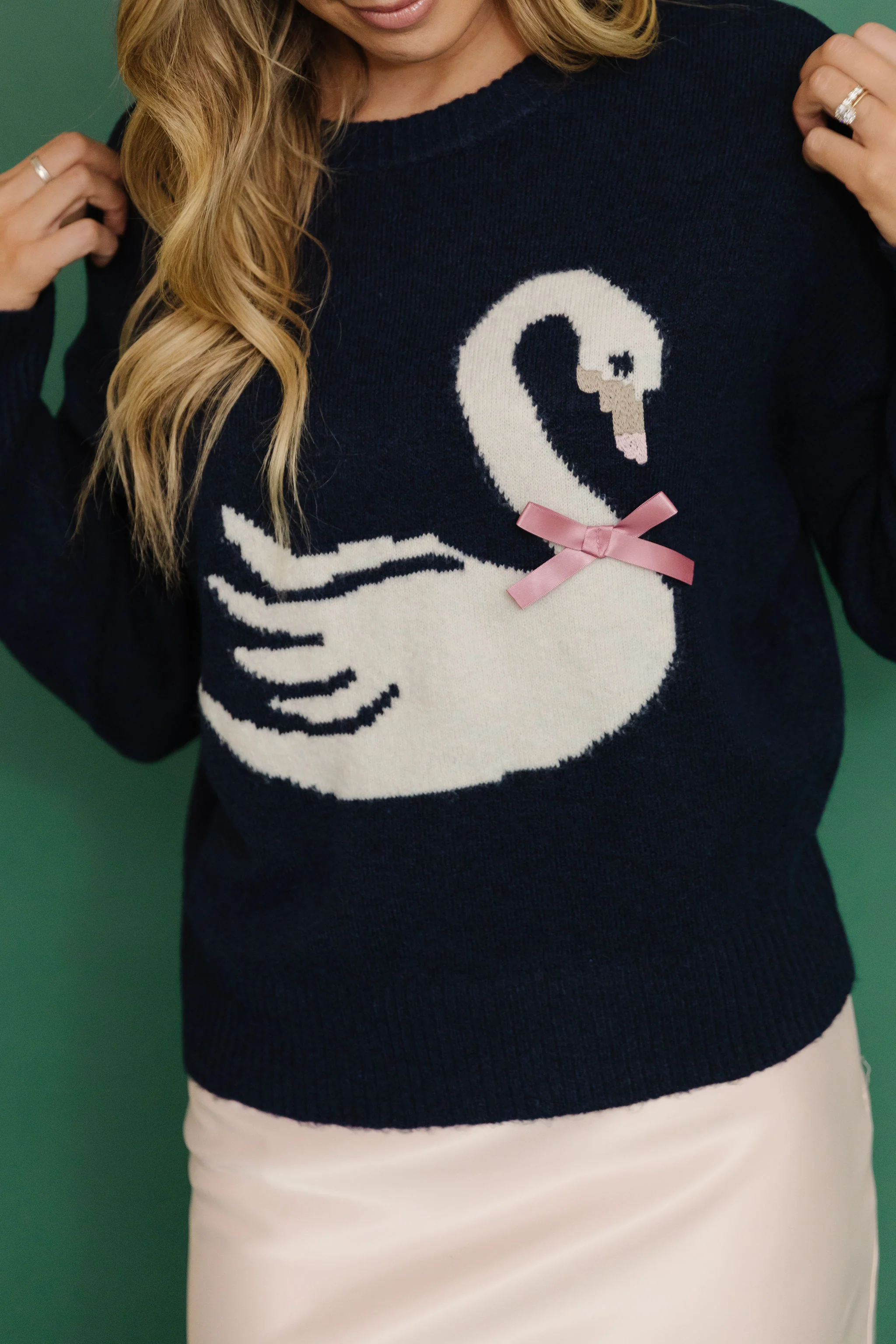 THE SWAN BOW GRAPHIC KNIT SWEATER IN NAVY - Image 5