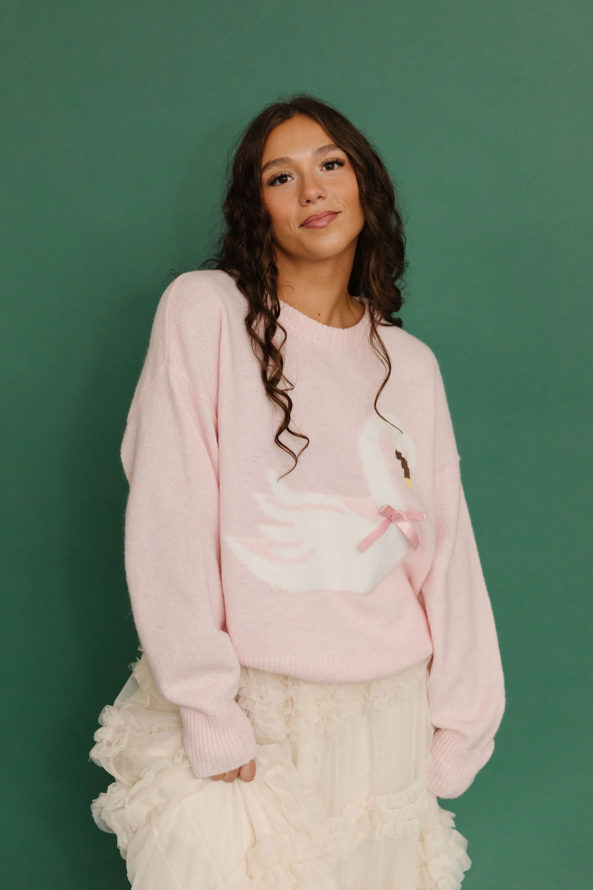 THE SWAN BOW GRAPHIC KNIT SWEATER IN PINK - Image 3