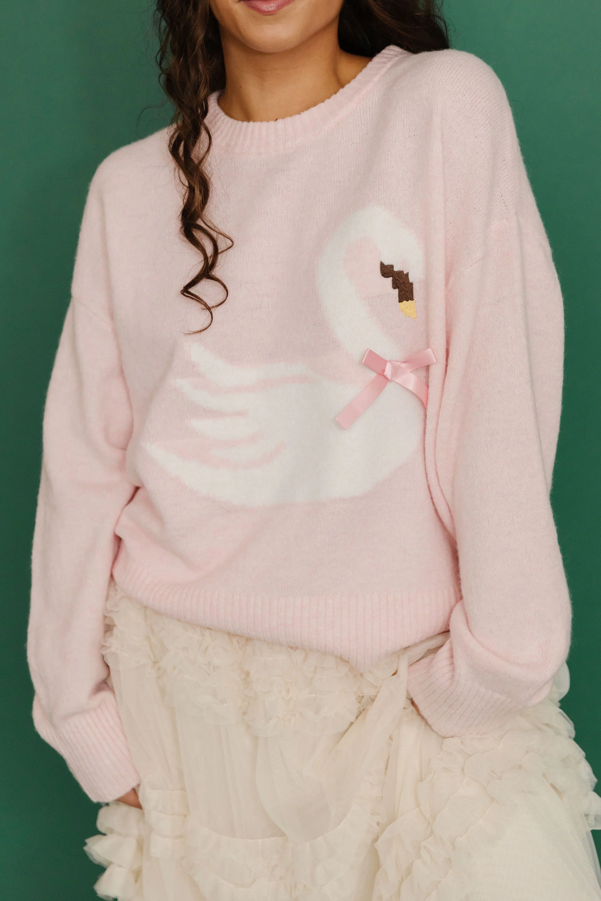 THE SWAN BOW GRAPHIC KNIT SWEATER IN PINK - Image 4