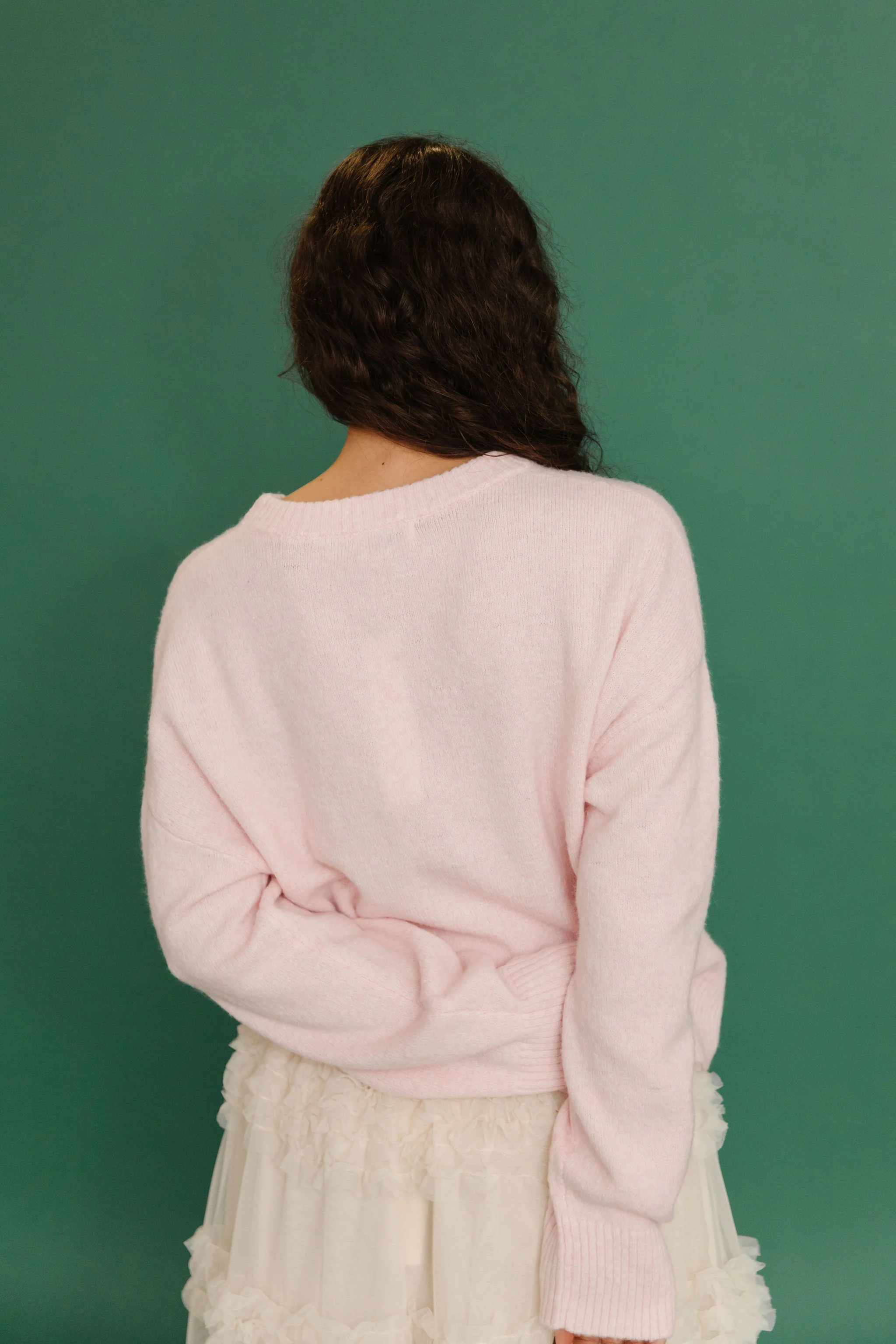 THE SWAN BOW GRAPHIC KNIT SWEATER IN PINK - Image 9