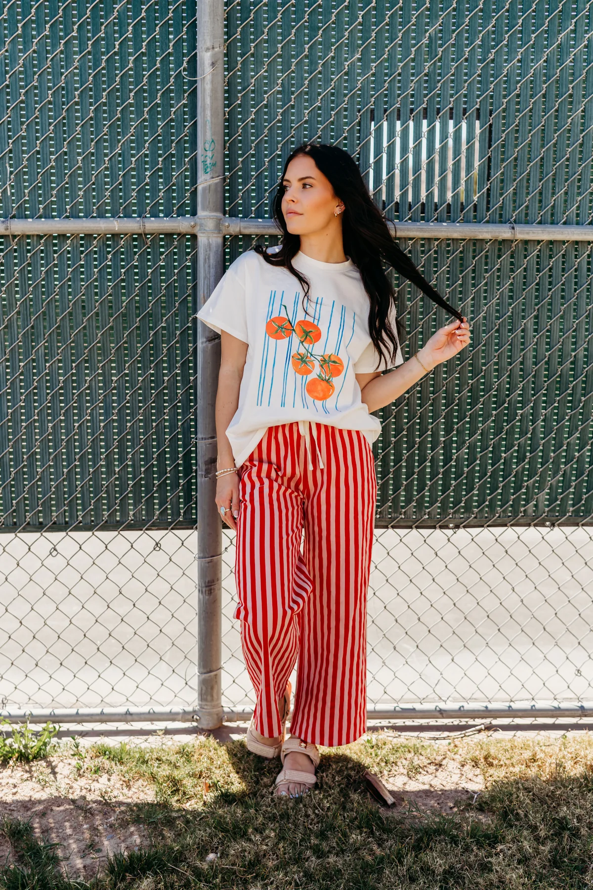 THE TOMATO STRIPE GRAPHIC TEE IN WHITE - Image 3