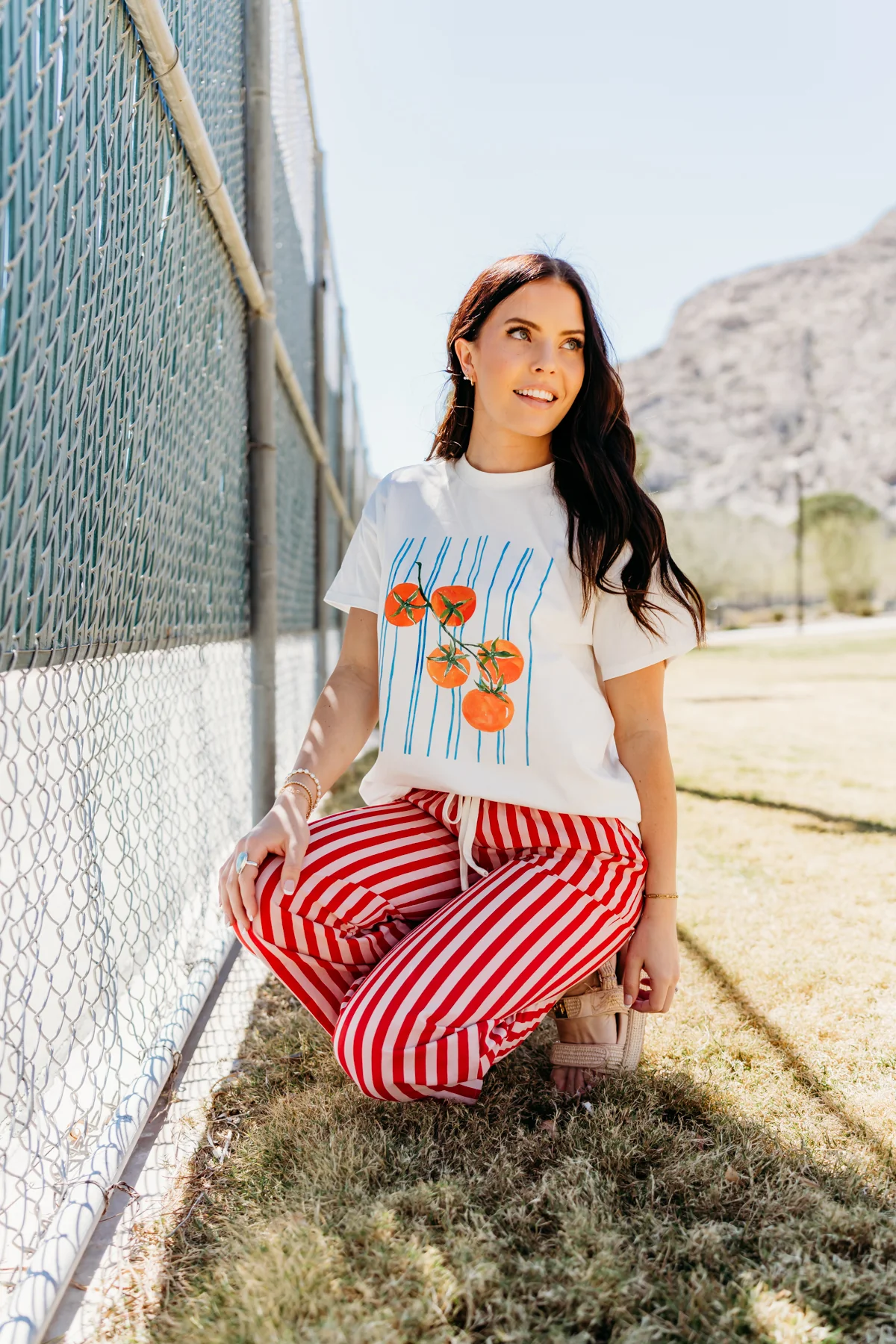 THE TOMATO STRIPE GRAPHIC TEE IN WHITE - Image 5