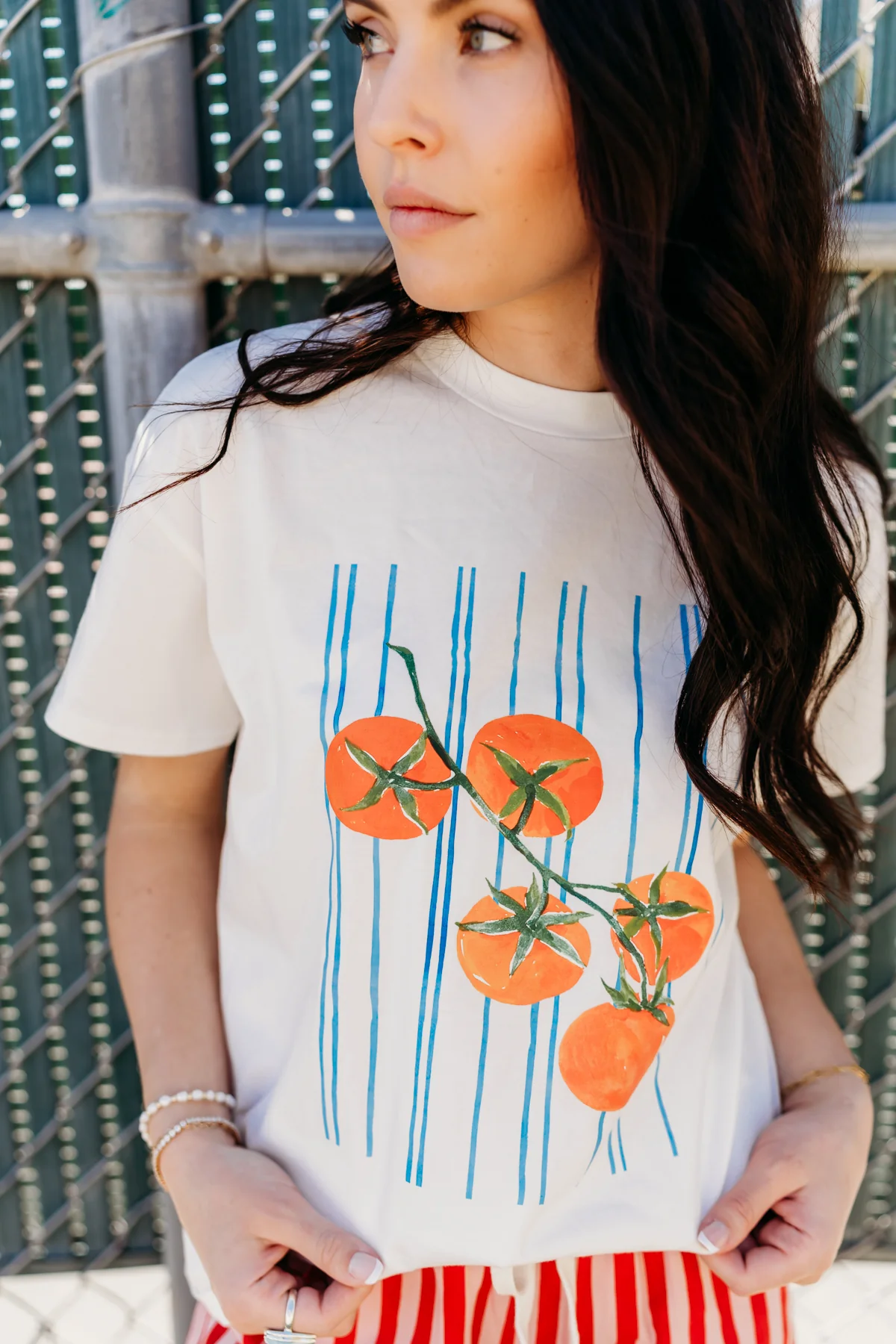 THE TOMATO STRIPE GRAPHIC TEE IN WHITE - Image 6
