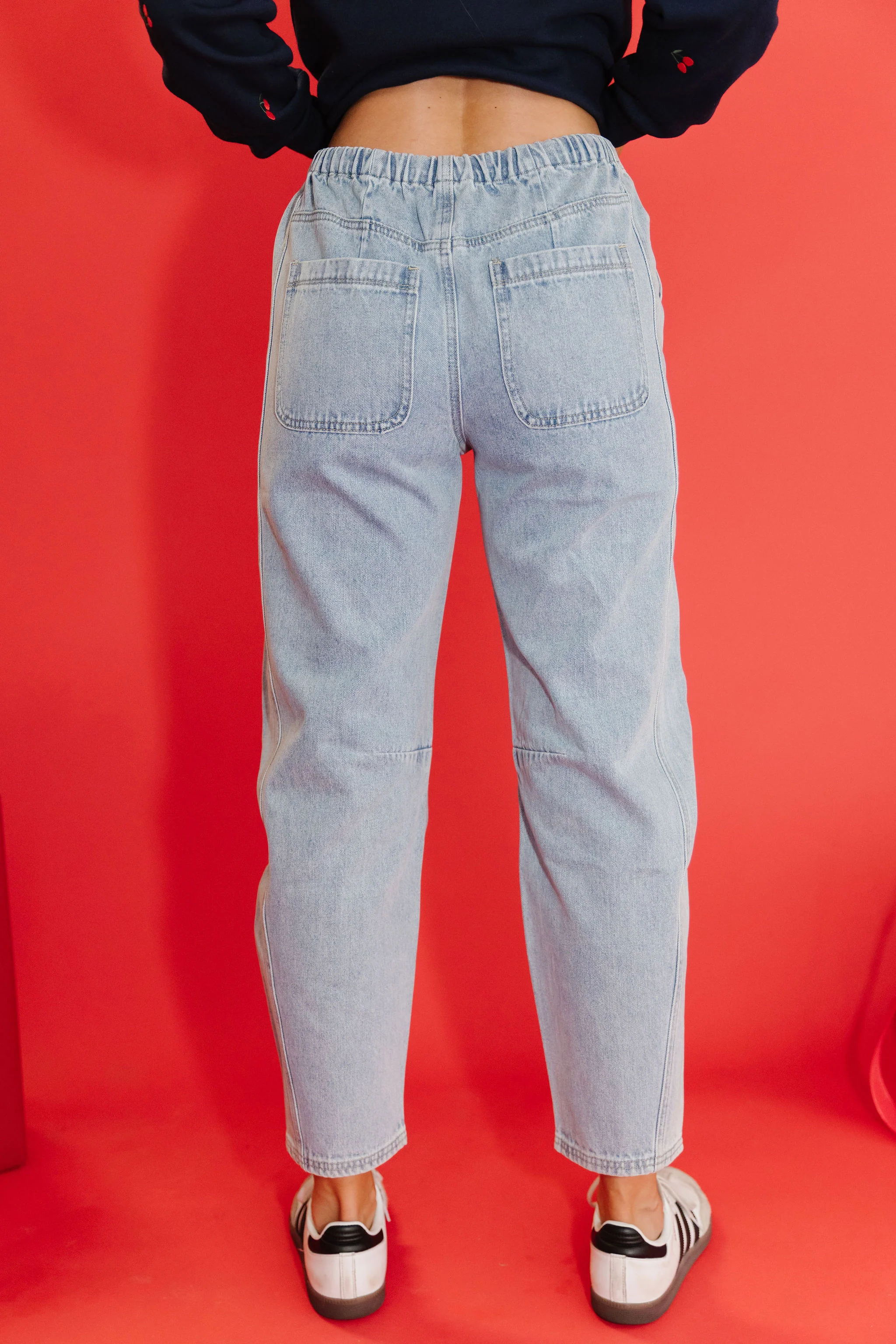 THE TYLER DRAWSTRING BARREL JEANS IN MEDIUM - Image 5