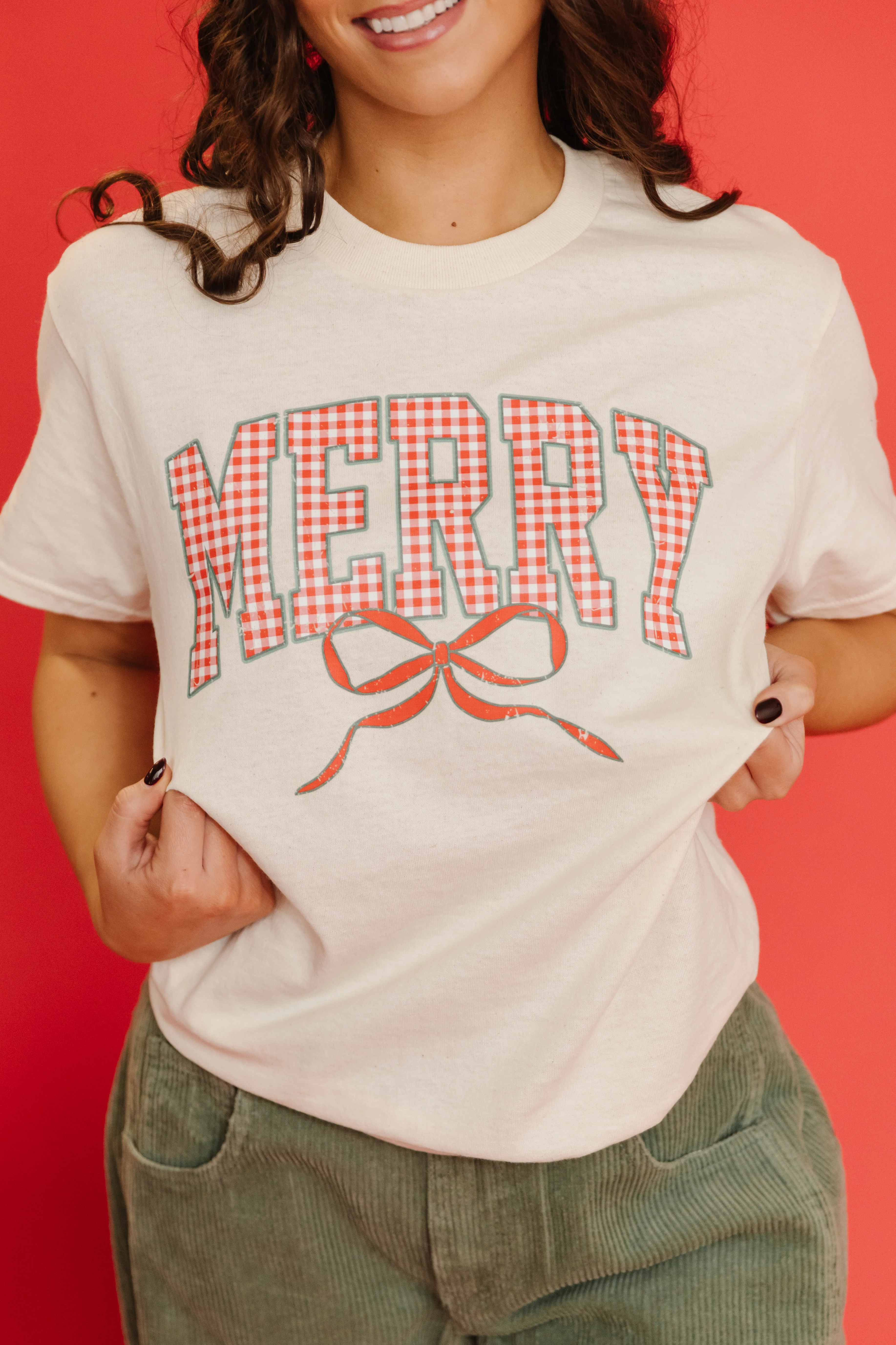 THE VERY MERRY BOW GRAPHIC TEE IN CREAM - Image 3