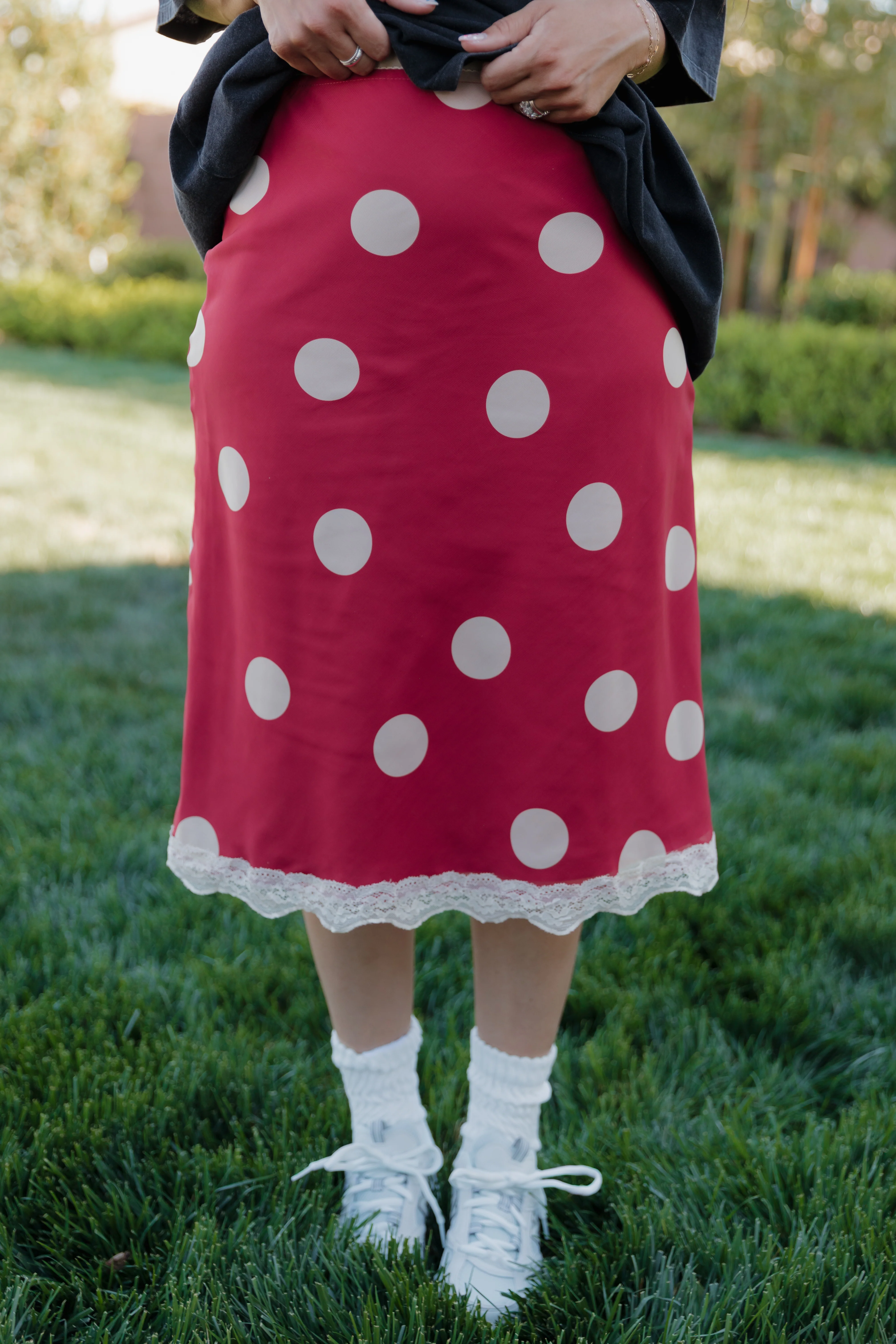 THE VICTORIA POLKA DOT MIDI SKIRT IN RED - Image 4